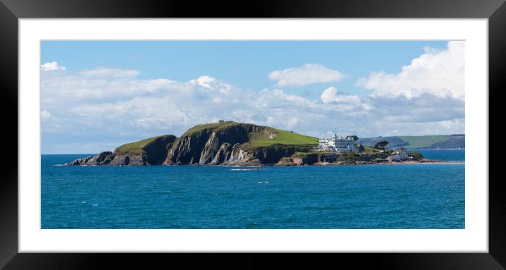 burgh island and art deco hotel Framed Mounted Print by kevin murch