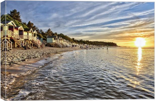 Sunset and high tide on Wells beach Canvas Print by Gary Pearson