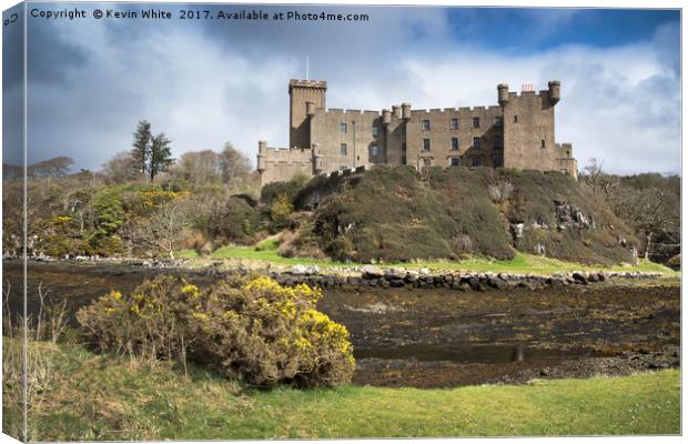 Dunvegan Castle Canvas Print by Kevin White