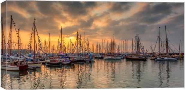Old Gaffer Sunset Yarmouth Isle Of Wight Canvas Print by Wight Landscapes