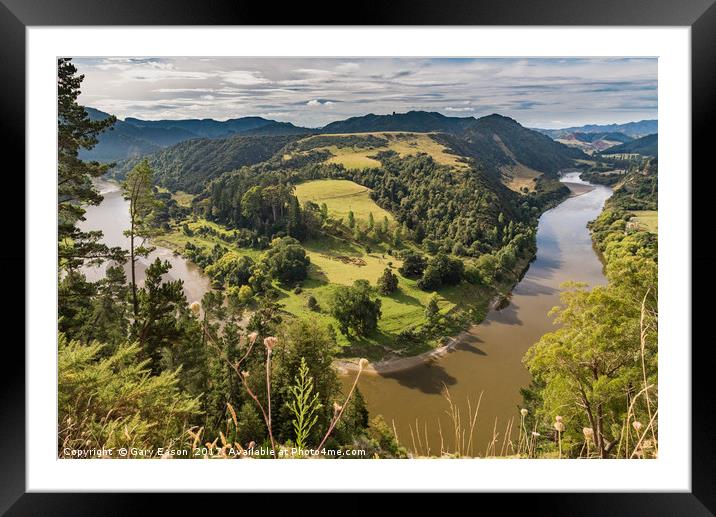 Whanganui River bend Framed Mounted Print by Gary Eason