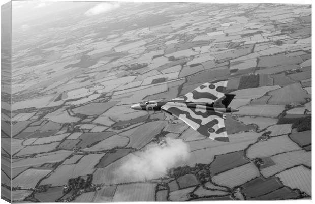 Avro Vulcan XM655 over Essex Canvas Print by Gary Eason