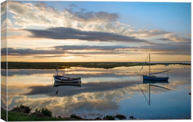 Sunset reflections on the North Norfolk coast (2) Canvas Print by Gary Pearson