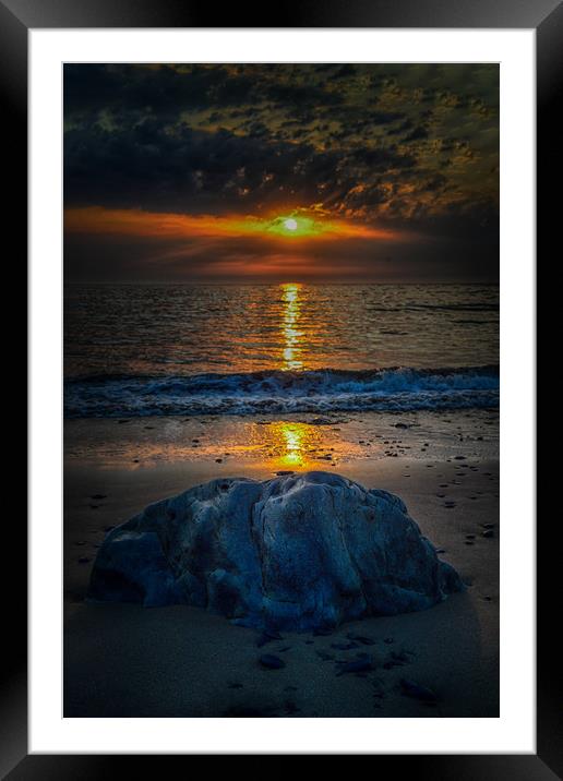 rock south beach sunset Framed Mounted Print by Andrew chittock