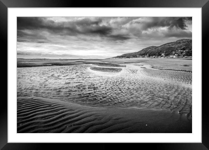 Barmouth Beach in Mono  Framed Mounted Print by Janette Hill