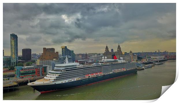 The Queen Elizabeth Cruise liner in Liverpool  Print by Paul Raynard