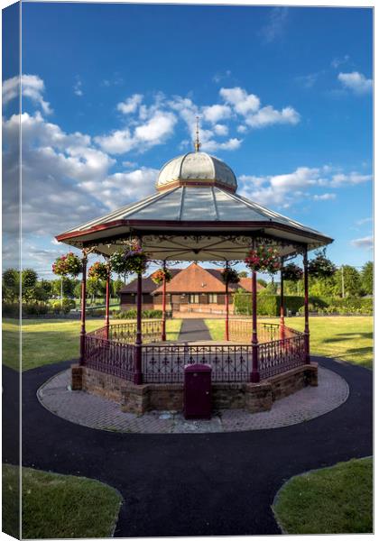 Newbury Victoria park bandstand Canvas Print by Tony Bates