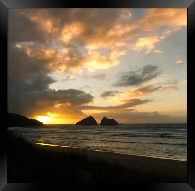 Holywell Bay Sunset  Framed Print by chris smith