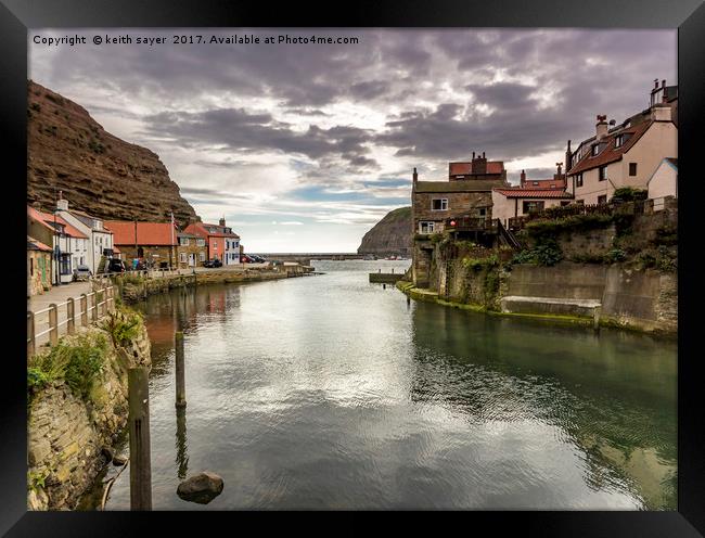 Staithes Harbour Framed Print by keith sayer