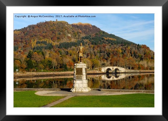 Inveraray war memorial Framed Mounted Print by Angus McComiskey