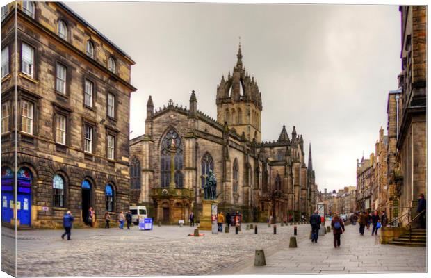 St Giles on the High Street Canvas Print by Tom Gomez