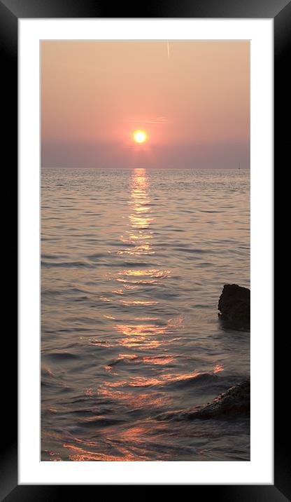 Pink sunset over the Istrian peninsula Framed Mounted Print by Ian Middleton