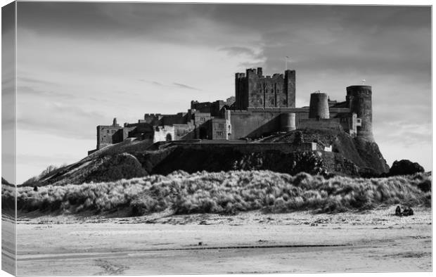 Bamburgh Castle Canvas Print by Simon Wilkinson