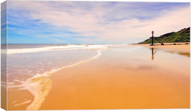 A dreamy day on Mundesley beach Norfolk Canvas Print by Darren Burroughs