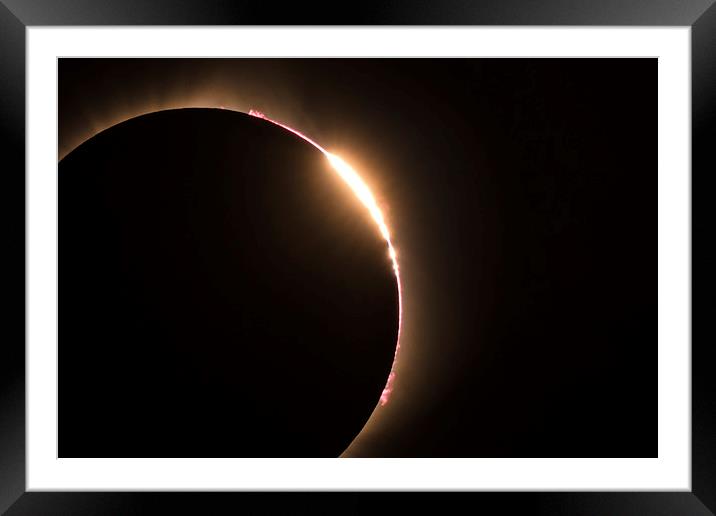 Total Eclipse 2017, Baily's beads. Framed Mounted Print by John Finney