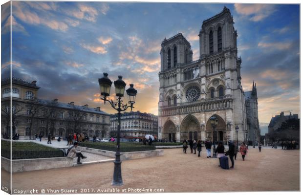 Notre Dame Cathedral Paris 2.0 Canvas Print by Yhun Suarez
