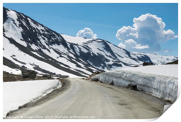 snow at the gamle strynefjellsvegen in norway Print by Chris Willemsen