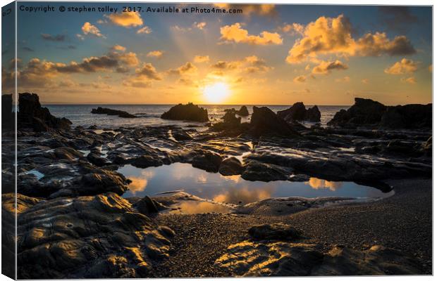 Sunrise at Hannafore point Canvas Print by stephen tolley