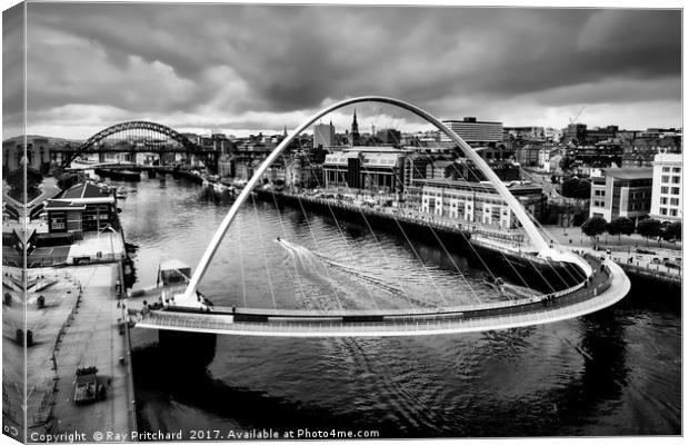 River Tyne at Newcastle Canvas Print by Ray Pritchard