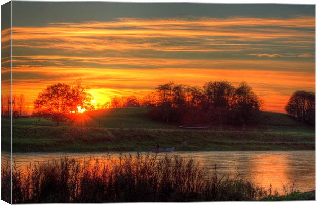 Cobby at Sunset 2 Canvas Print by Gavin Liddle
