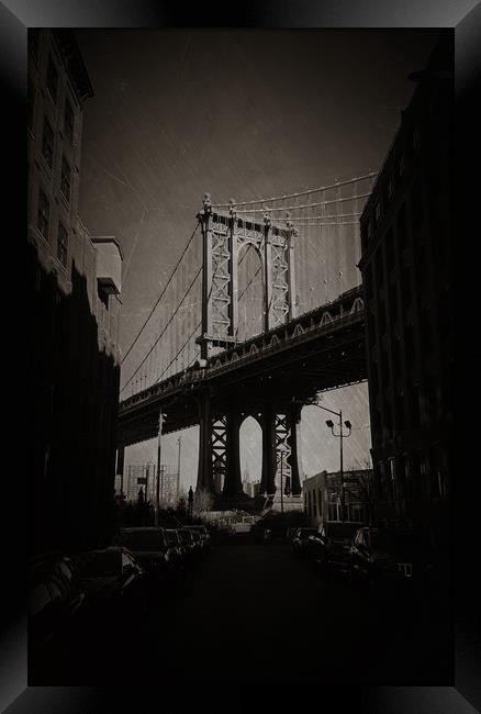 Manhattan Bridge, Iconic. Framed Print by Toon Photography