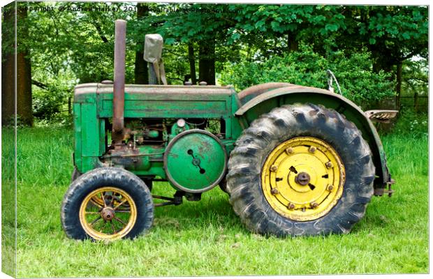 A Vintage John Deere Tractor Canvas Print by Andrew Harker