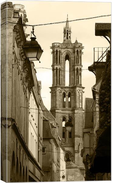 Laon Cathedral, France Canvas Print by Linda More
