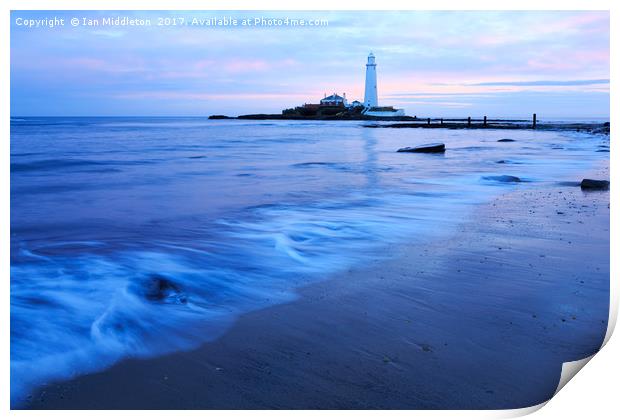 Saint Mary's Lighthouse at Whitley Bay Print by Ian Middleton