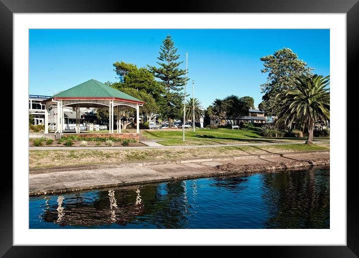 Waterfront Park Bandstand. Framed Mounted Print by Geoff Childs