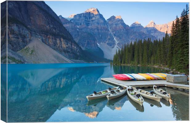 Moraine Lake in the Banff National Park Canvas Print by Arterra 