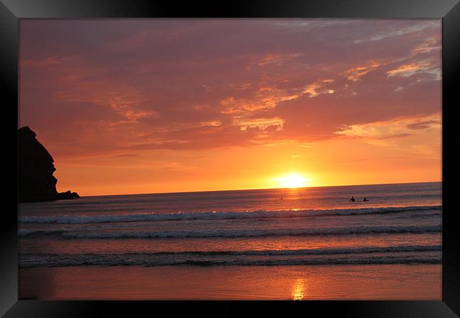 surfers sunset Framed Print by craig sivyer