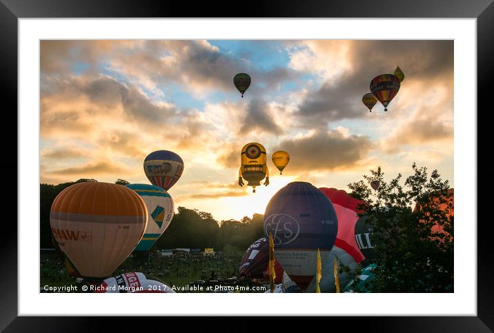 Sunrise at the Bristol Balloon Fiesta. Framed Mounted Print by Richard Morgan