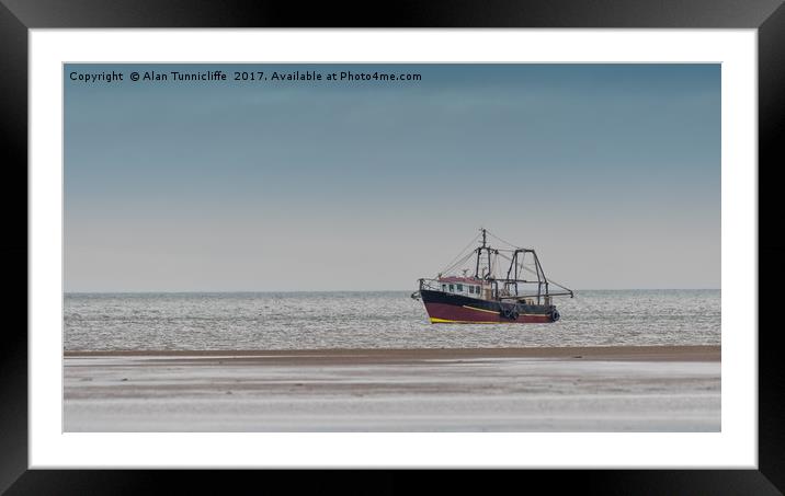 Fishing trawler Framed Mounted Print by Alan Tunnicliffe