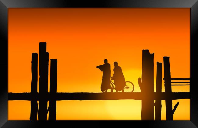 U Bein bridge and people at sunset Framed Print by Guido Parmiggiani