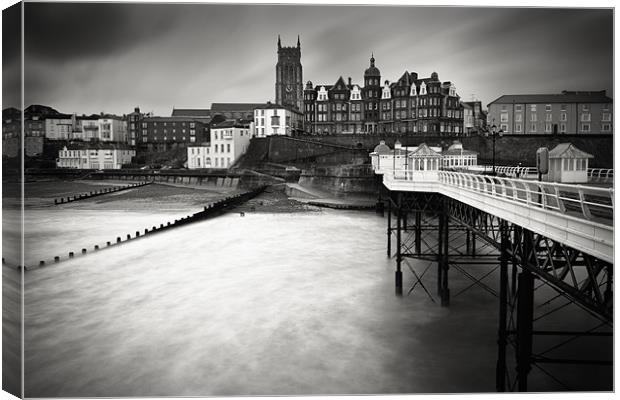 A Winters Day - Cromer Canvas Print by Simon Wrigglesworth