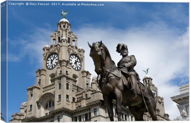 Liver Building Liverpool Canvas Print by Gary Kenyon