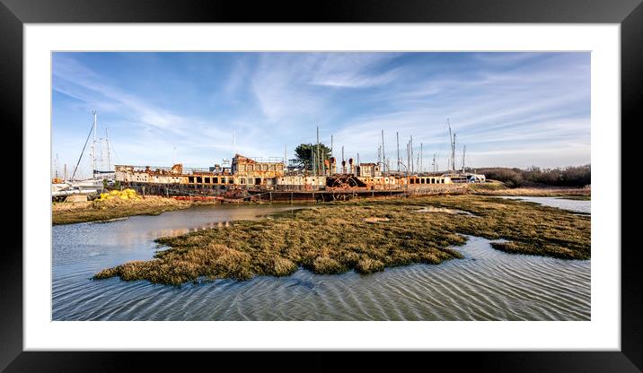 PS Ryde Queen Framed Mounted Print by Wight Landscapes