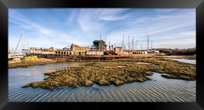 PS Ryde Queen Framed Print by Wight Landscapes