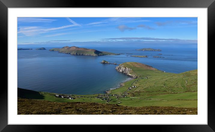 Coumeenole and the Blasket Islands Framed Mounted Print by barbara walsh