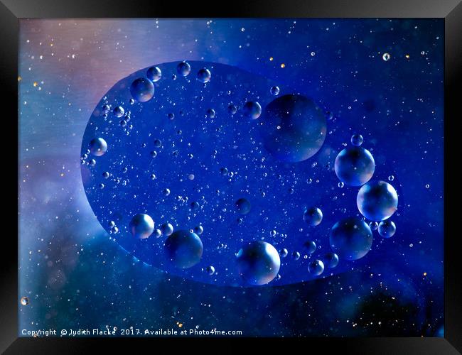 Worlds within worlds. Bubbles within bubbles.  Blu Framed Print by Judith Flacke