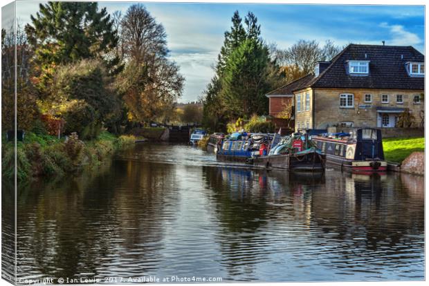 Hungerford Town Wharf And Lock Canvas Print by Ian Lewis