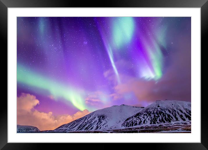Aurora Display Iceland  Framed Mounted Print by Steve Lansdell