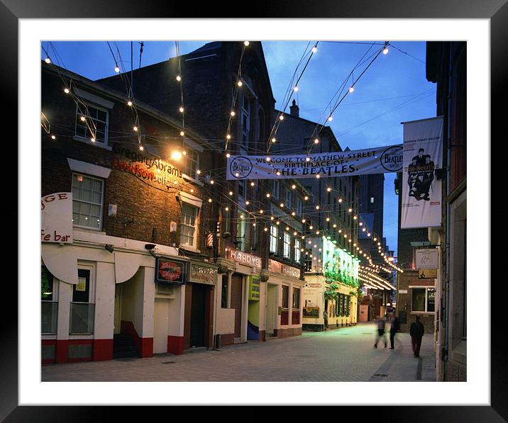 Mathew Street, birthplace of the Beatles Framed Mounted Print by graham young