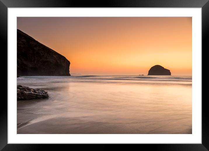 Last light at Cornish coast of Trebarwith Beach Framed Mounted Print by Peter Scott