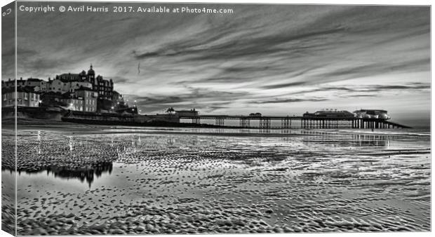 Cromer Pier in the Evening Canvas Print by Avril Harris