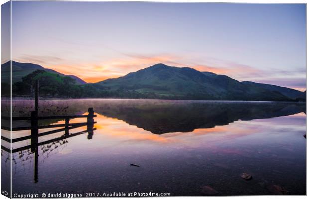 Buttermere lake sunrise Canvas Print by david siggens