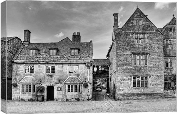 The Lygon Arms, Broadway, Worcestershire, UK Canvas Print by John Edwards