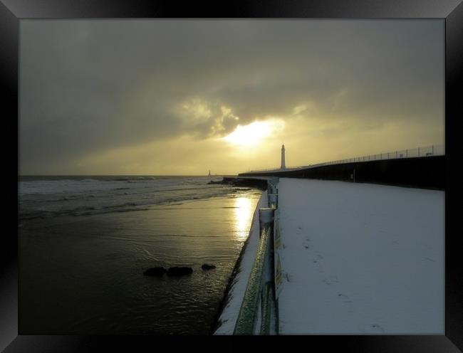 Seaburn Promenade on a snow covered morning Framed Print by Darren Humble