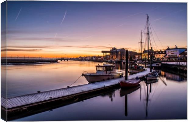 Sunrise at Wells-next-the-Sea  Canvas Print by Gary Pearson