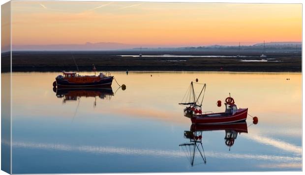 A beautiful sunrise over the harbour at Wells-next Canvas Print by Gary Pearson